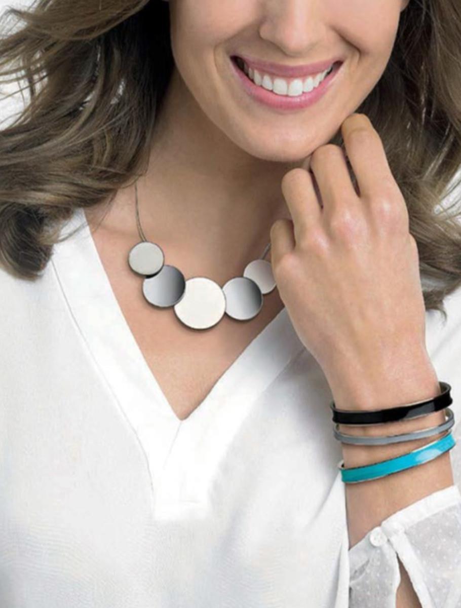 Chic silvery necklace